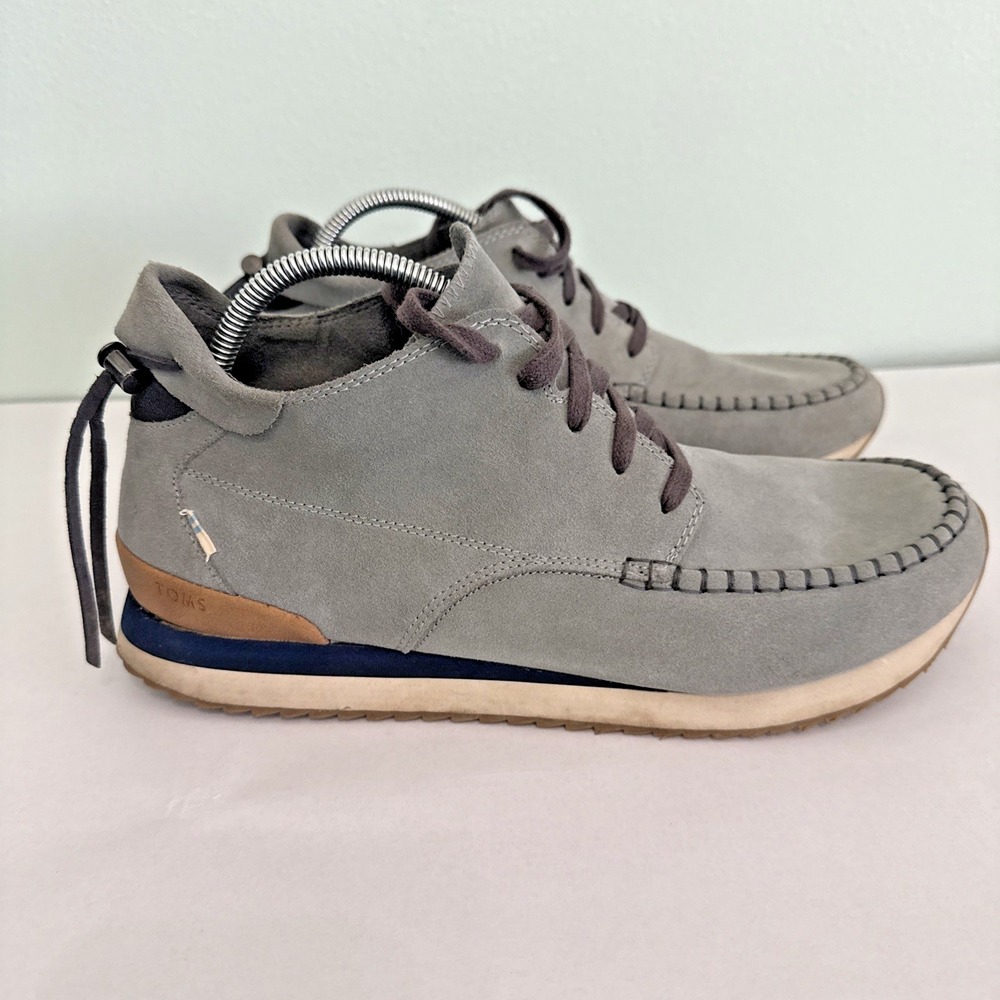 Toms Men's Gray Suede Chukka Boots with Tan and Navy Accents